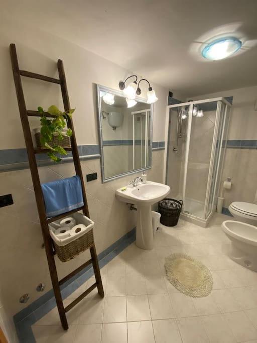 Casa Vacanze Fonte Del Menotre 福利尼奥 外观 照片
